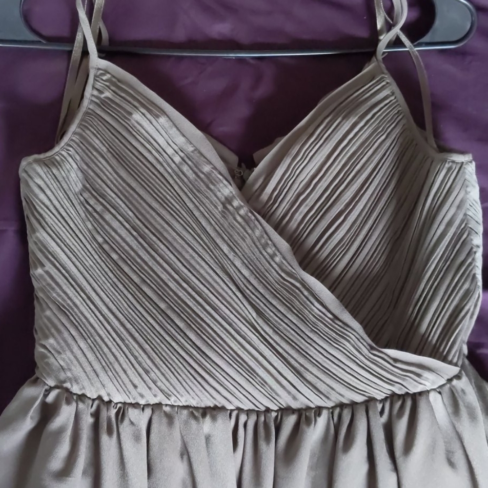 Banana republic grey pleated top midi dress